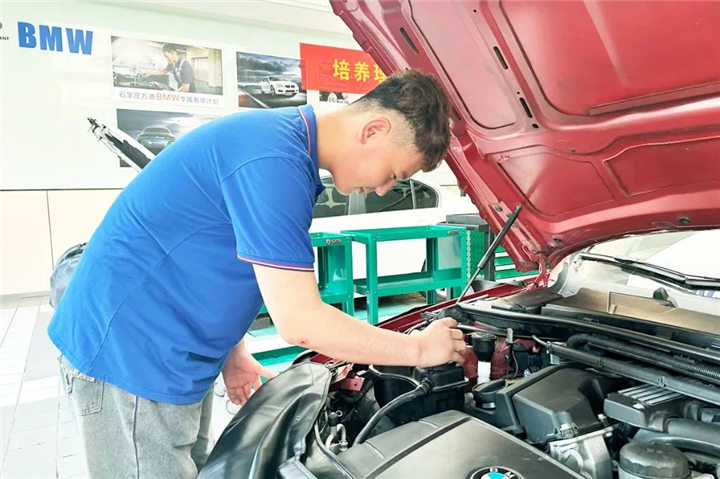 河北万通技工学校