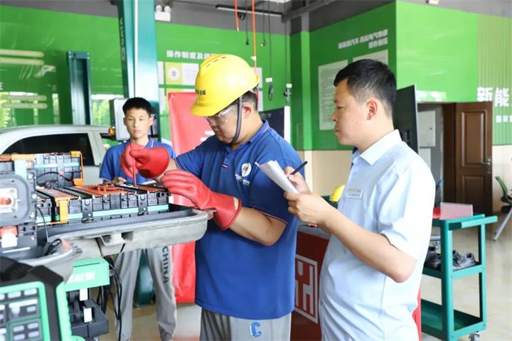 高中生学新能源汽车技术怎么样